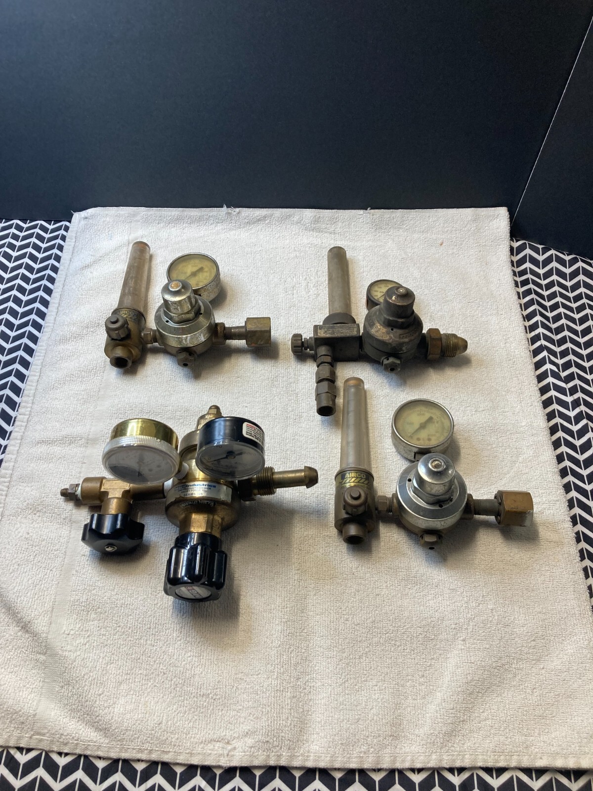 Regulator flow meter lot of 4 airco MG industries
