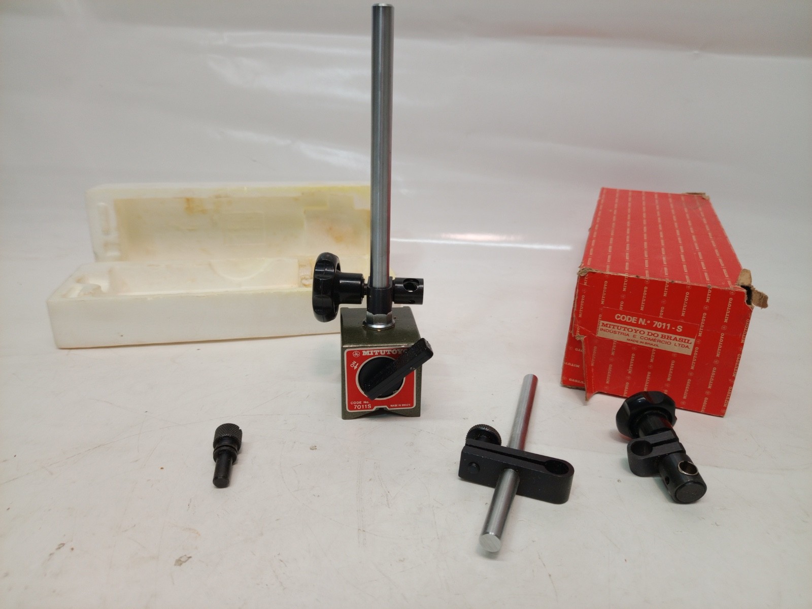 Mitutoyo 7011S Adjustable Magnetic Base Stand Indicator Holder, In Original Box