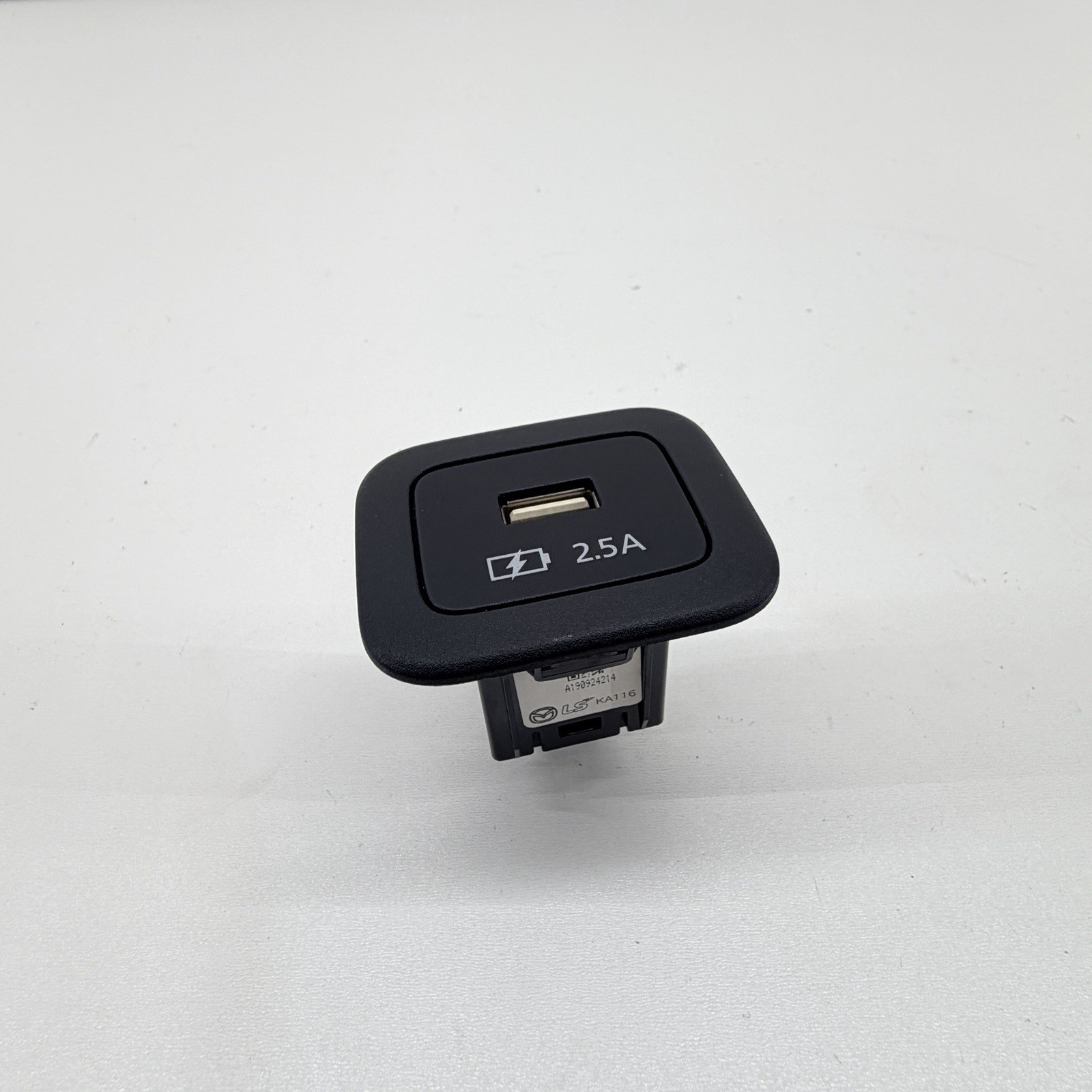 2020 - 2023 MAZDA CX-9 CENTER CONSOLE USB PORT POWER OUTLET 2.5A TA0A66290 OEM