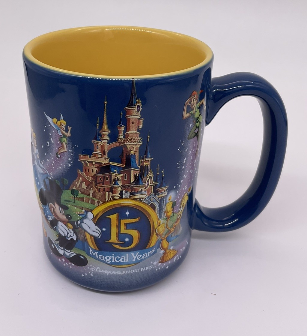 Disney - 15 Magical Years - Winnie The Pooh - Disneyland Paris - 3D Mug " MOM "