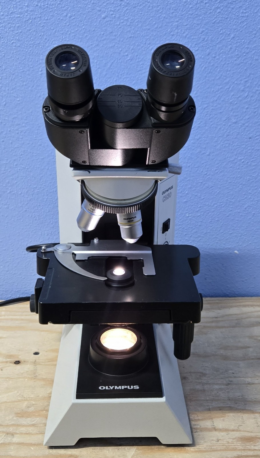 OLYMPUS CH30 CH30RF100 BINOCULAR MICROSCOPE W/OBJECTIVES 4 X 10X 40X (INV02)