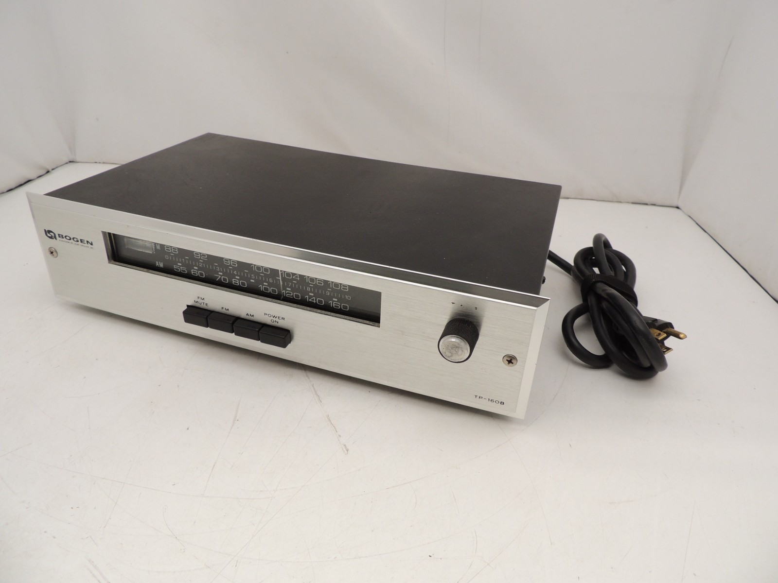Vintage 1970s Bogen TP-160B AM / FM Tuner Tested Works
