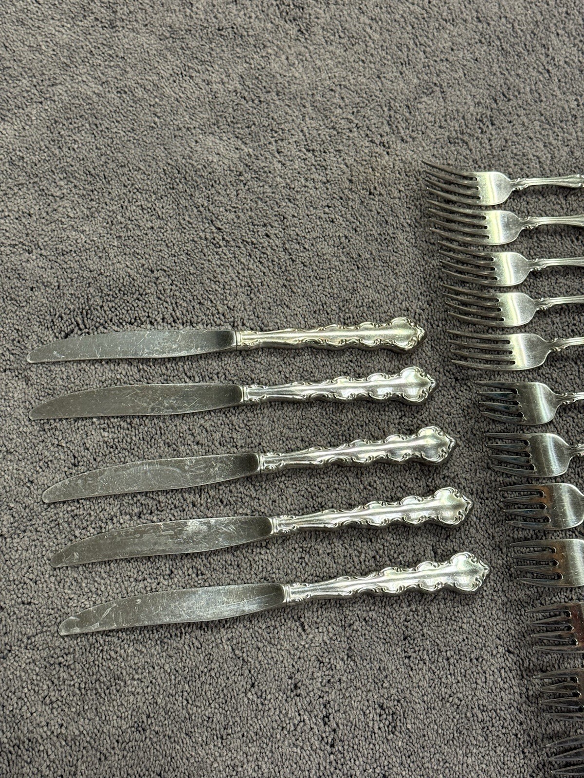 Oneida Deluxe Stainless Flatware Mozart Pattern - 28 Pieces✅