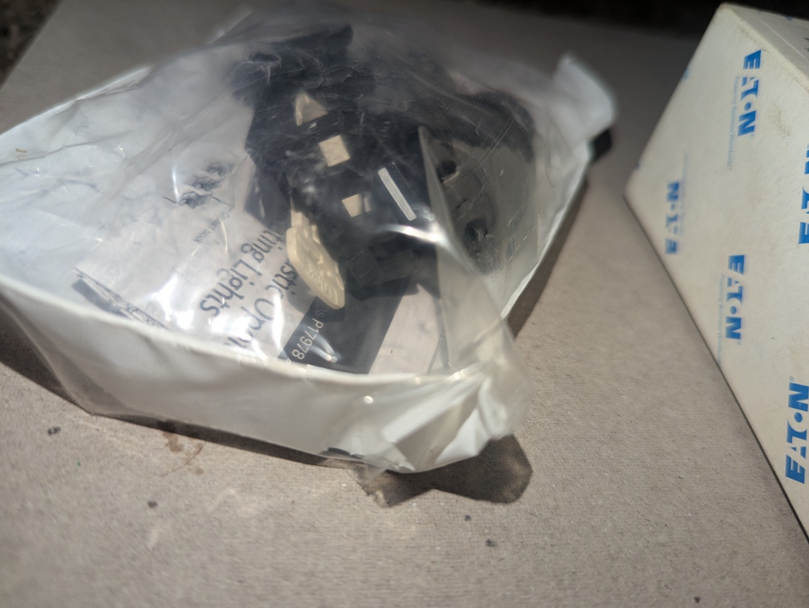 NEW GENUINE EATON E22XB51A SER A2 KNOB SEL. SWITCH