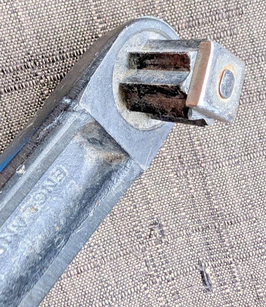 Lewmar locking aluminum winch handle