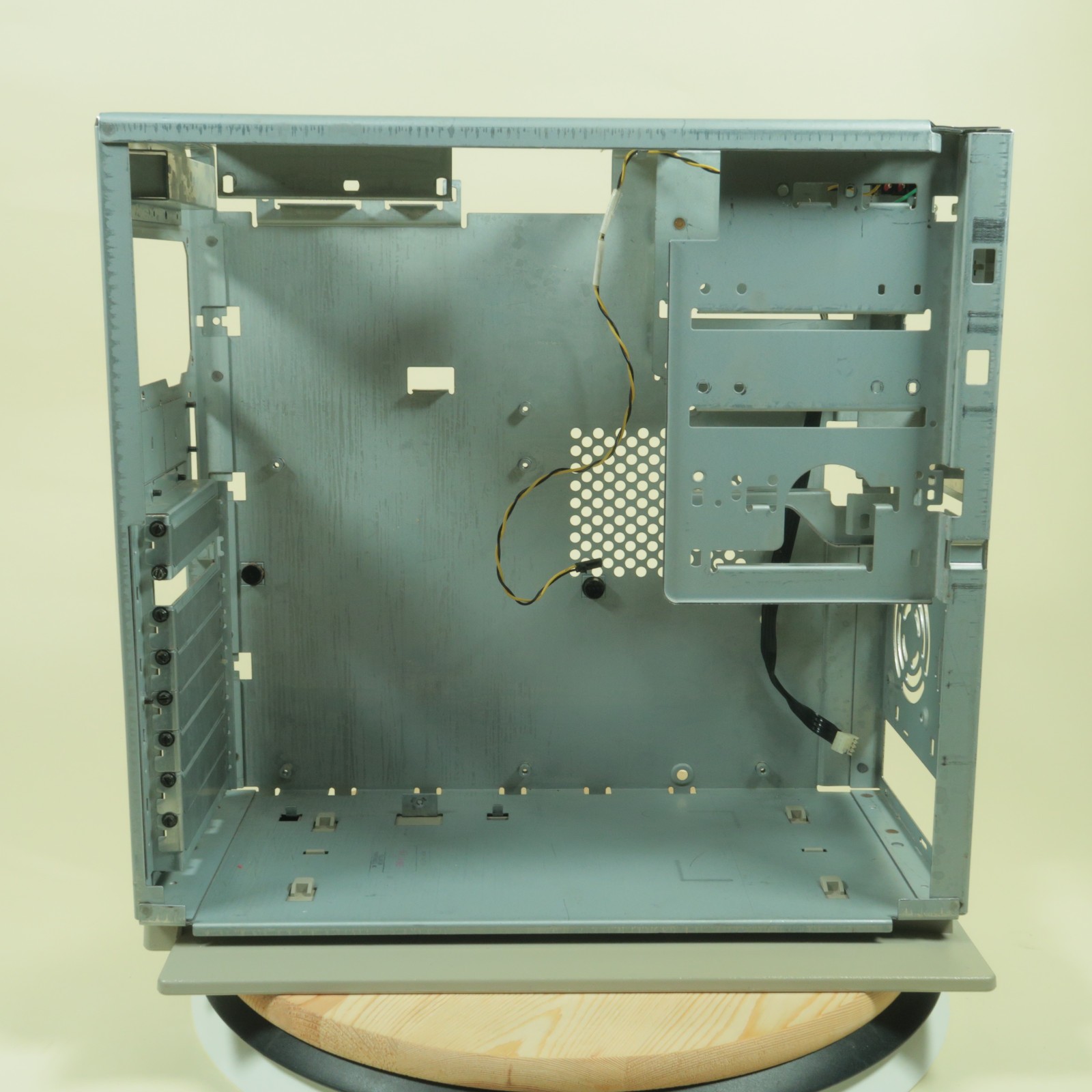 Vintage IBM Aptiva 2168-M62 Computer Tower Case Beige