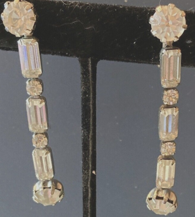 Vintage Weiss Signed Crystal Drop Clip Earrings EUC #74