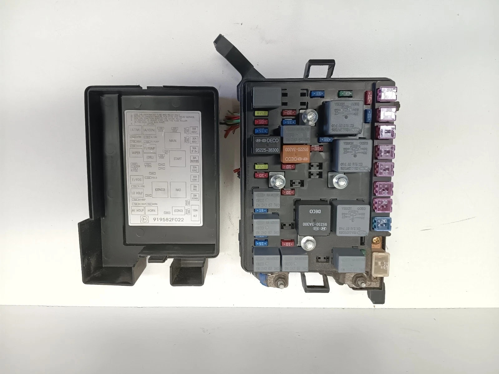 2006 KIA SPECTRA ENGINE FUSE BOX RELAY MODULE OEM, 646-10926