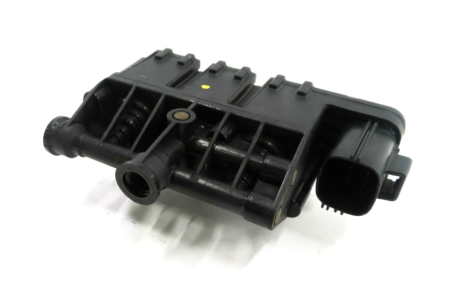 2011 RANGE ROVER (L322) AIR SUSPENSION RELIEF VALVE BLOCK