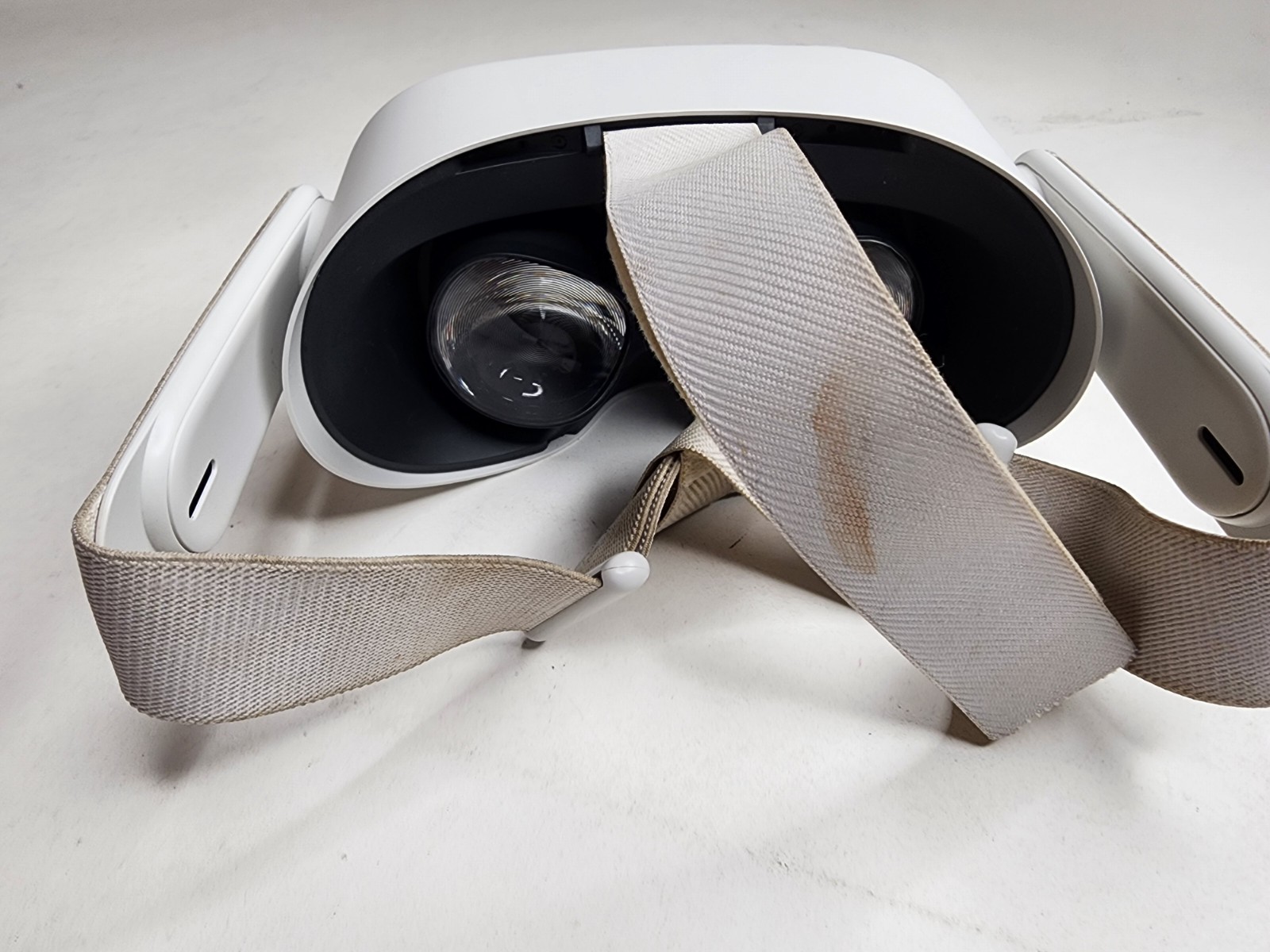 Oculus Quest 2 256GB Standalone All-in-One VR Meta Headset Only