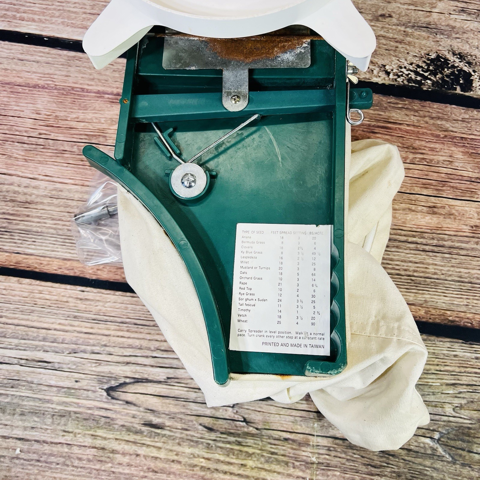 Ground Works hand held seed spreader 15 lb capacity USED VGC