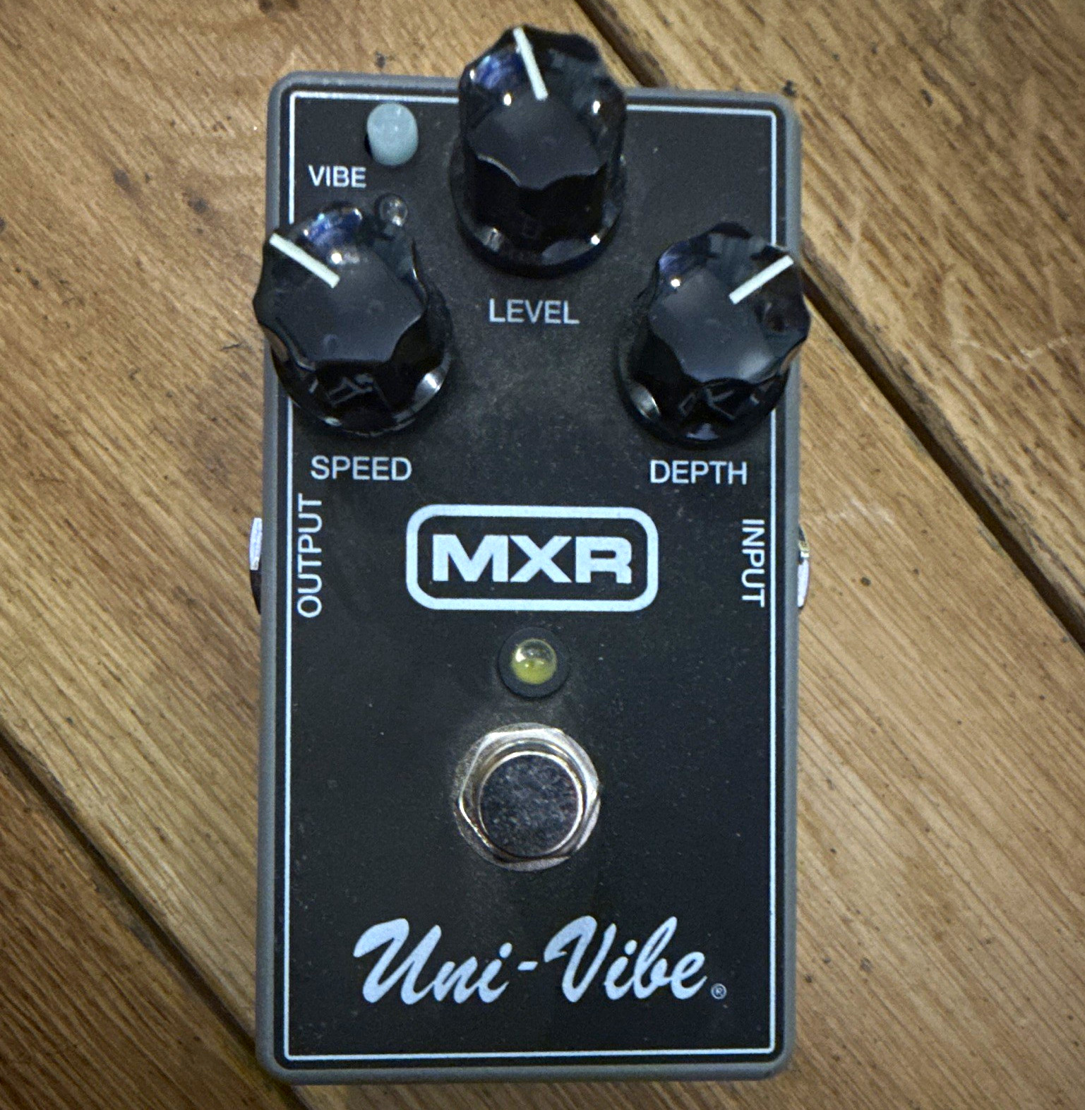 MXR Uni-Vibe Chorus Guitar Effect Pedal for Electric Guitar Effects