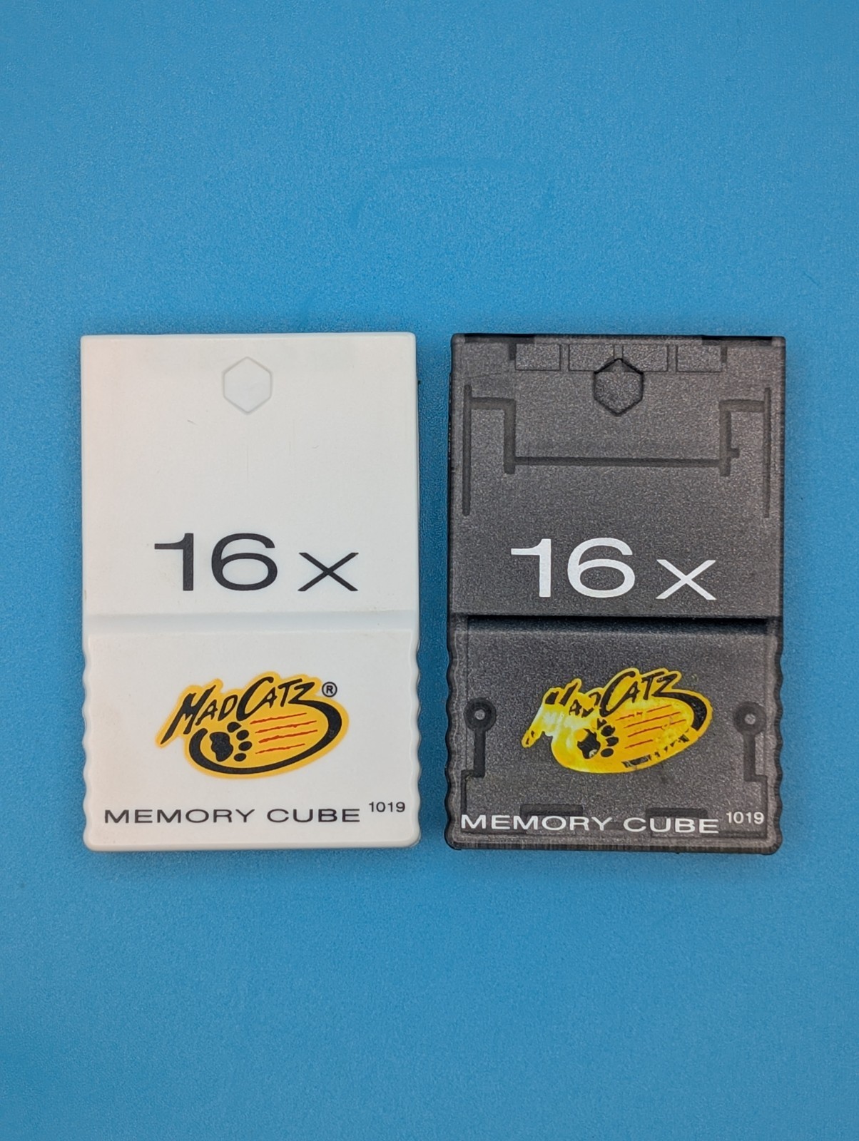 Mad Catz Memory Cube Card for Nintendo GameCube 16X  Lot Of 2 Tested