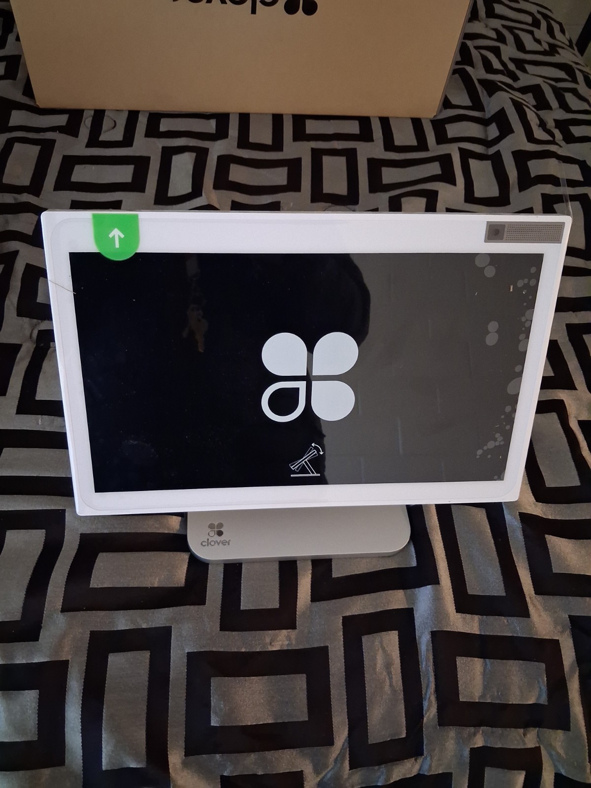 Clover Retail POS System Touchscreen Terminal and Accessories Bundle