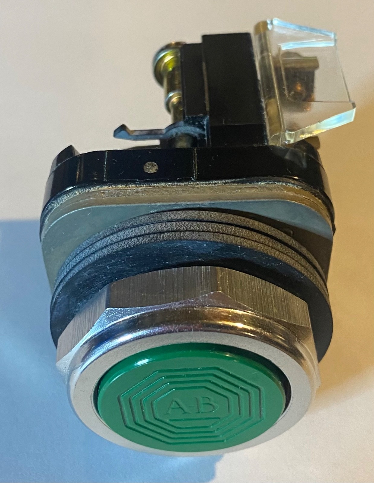Allen Bradley 800T-A1 Series N Pushbutton Switch