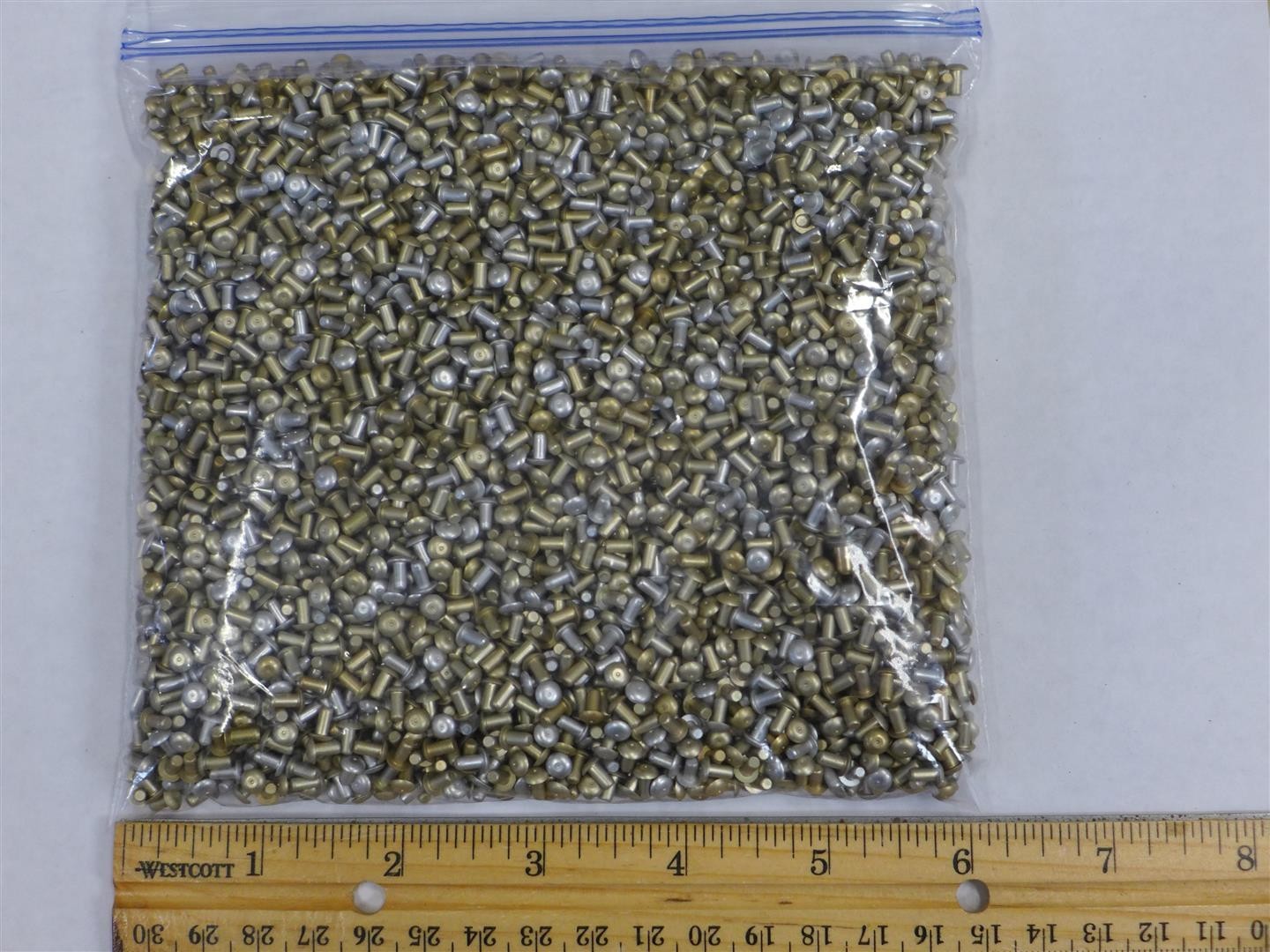 1 Pound (x4550) Military Standard Solid Rivet MS20470AD3-3 (3/16") NEW