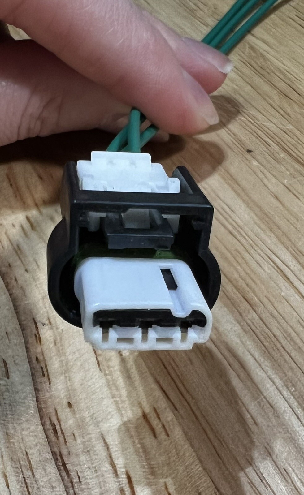 Emblem Lamp Connector Pigtail For 2021-2024 MUSTANG MACH-E