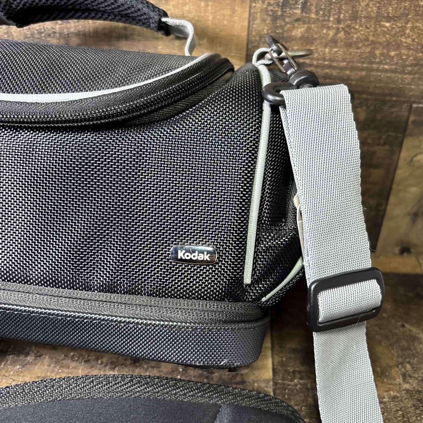 Kodak Portable Camera Bag with Shoulder Strap Multiple compartments Preowned