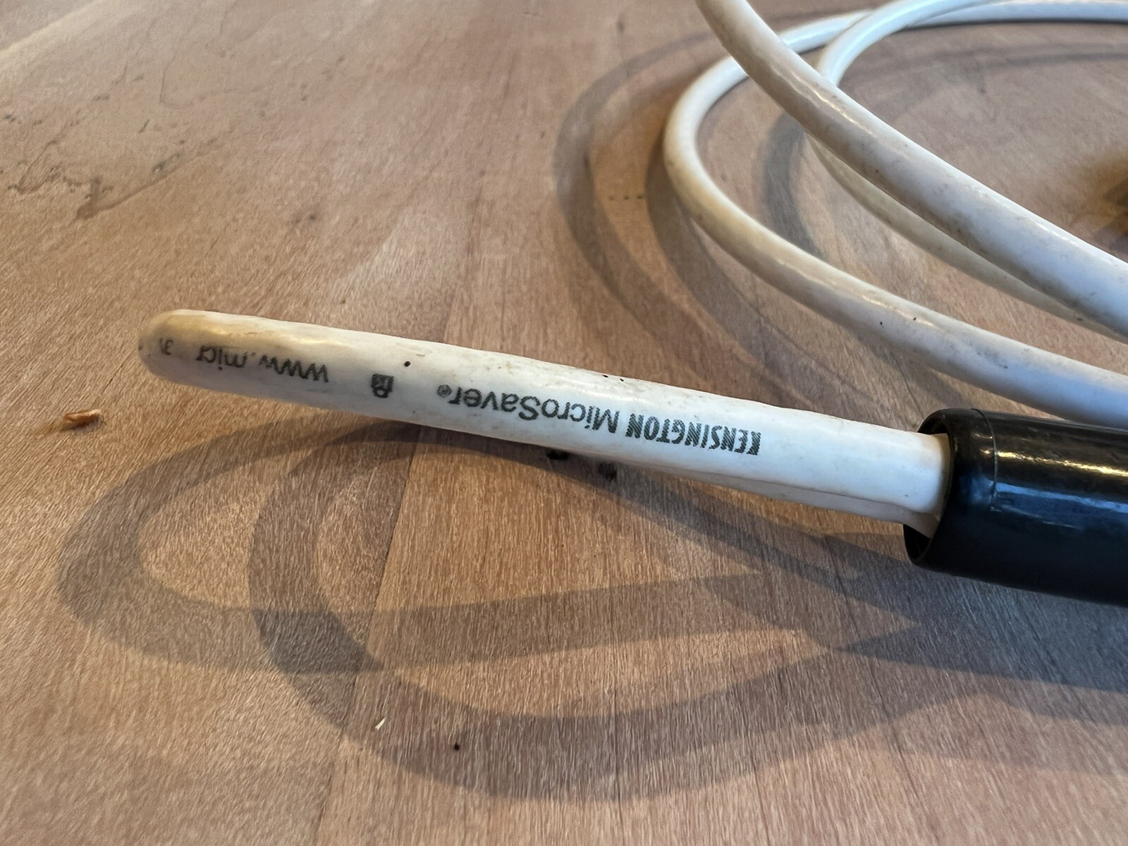 Kensington Laptop Computer Microsaver Security Cable w/Lock White Cable Two Keys