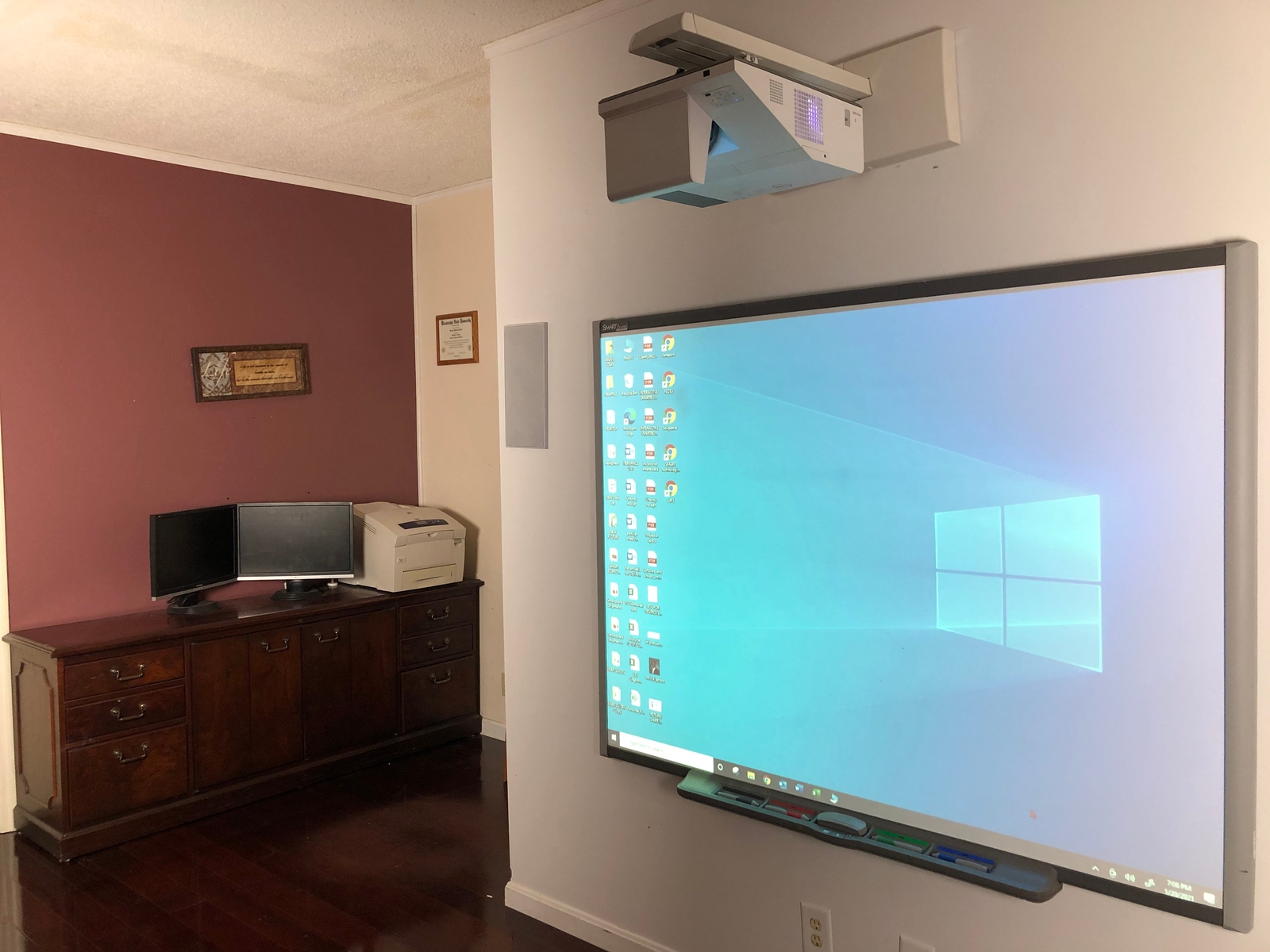 Interactive Smart Board SB680 Series With Dell S500 projector (77" Smart Board S