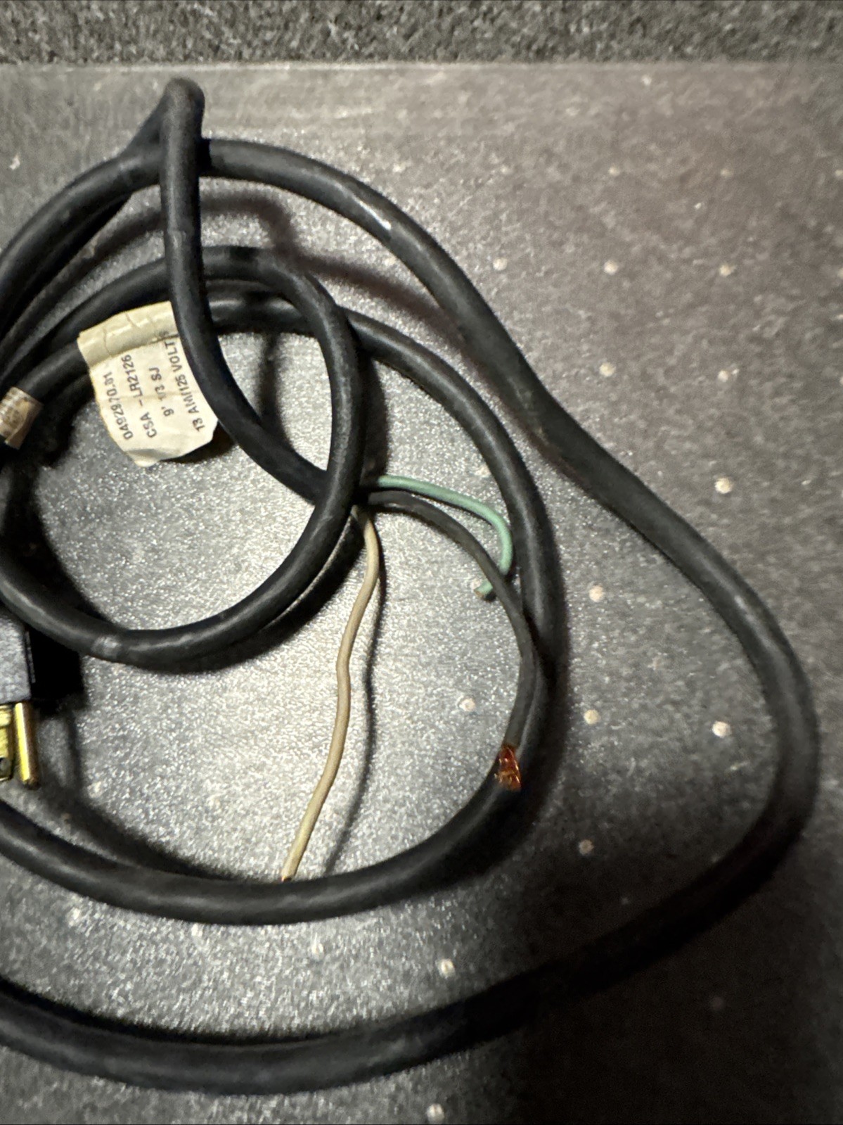 6’ Black Replacement 13 Amp 125 Volt Plug Light Use