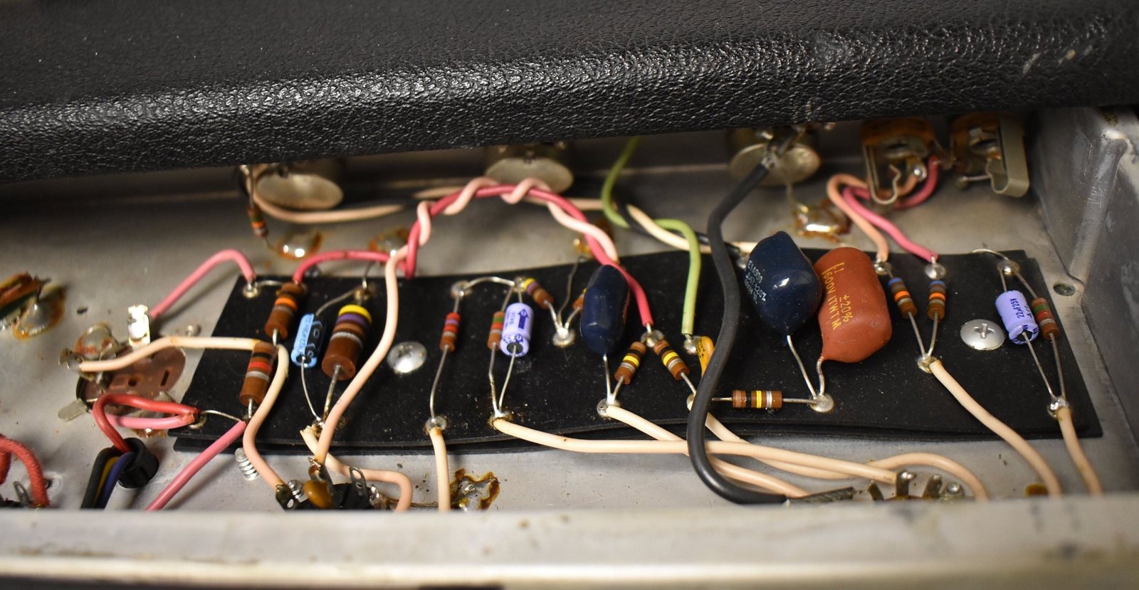 1973 Fender Champ 1x8 Combo Amplifier Silverface