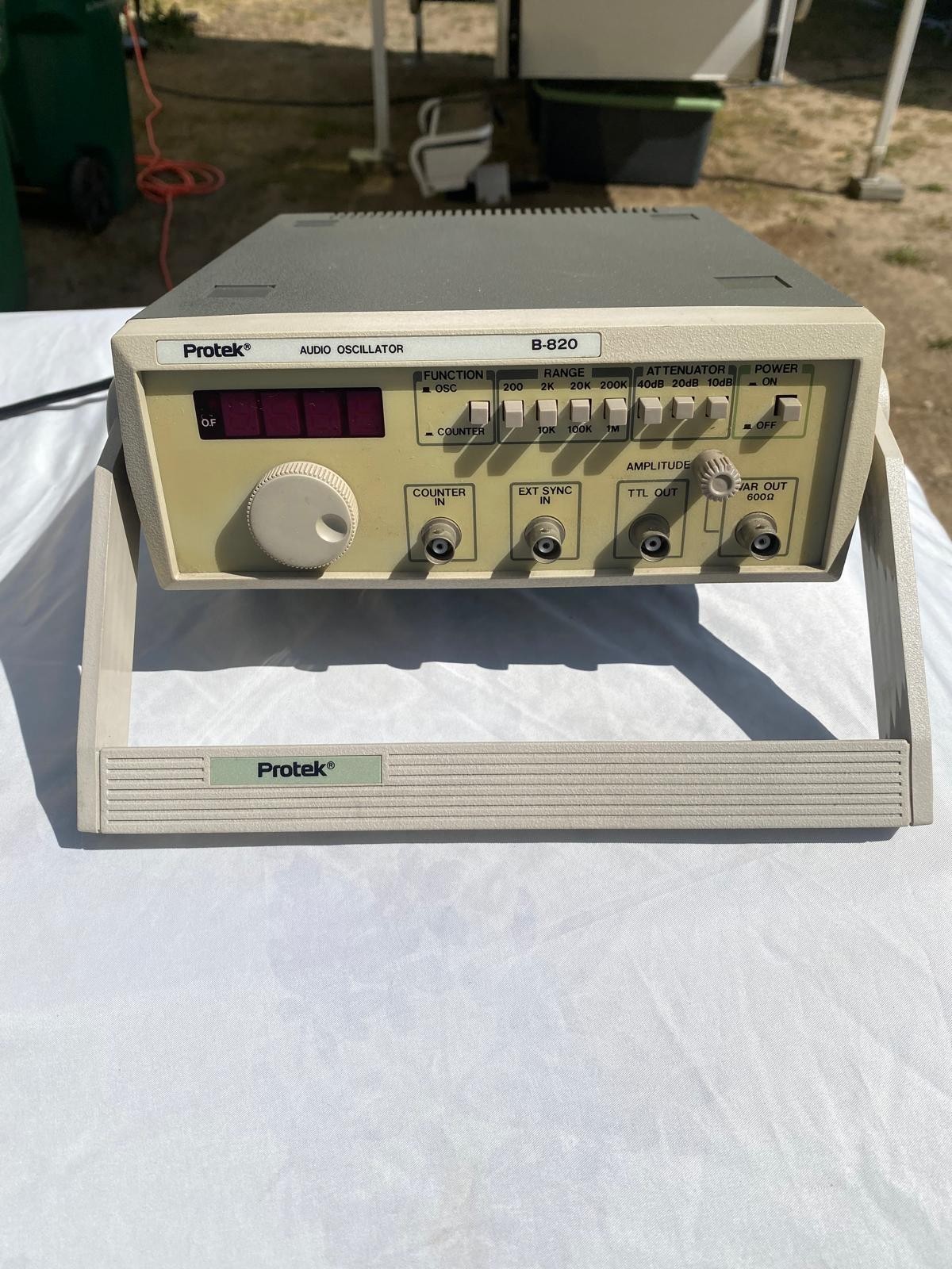 Protek B-820 Audio Oscillator