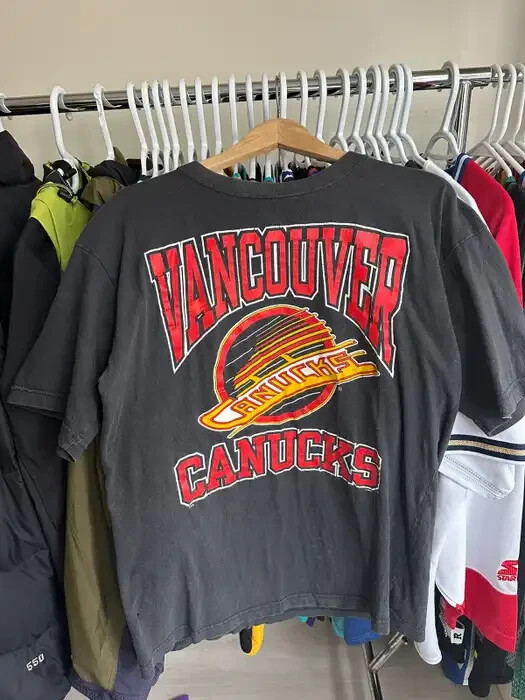 Vintage 90s Vancouver Canucks Hockey NHL Graphic Shirt Unisex Men Women KV35727