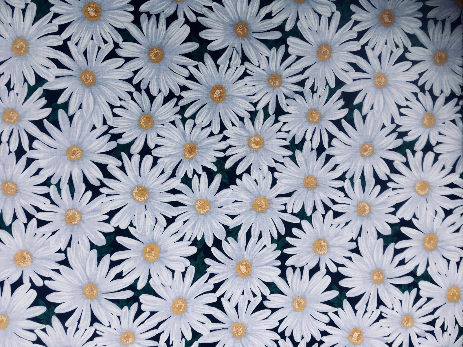 Fat Quarter Daisy Flower Florist Timeless Treasures 100% Cotton