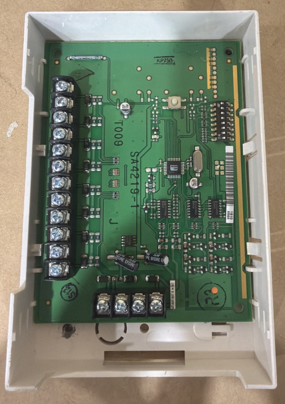Honeywell 4219 Wired Eight-Zone Expander  for Vista Panels