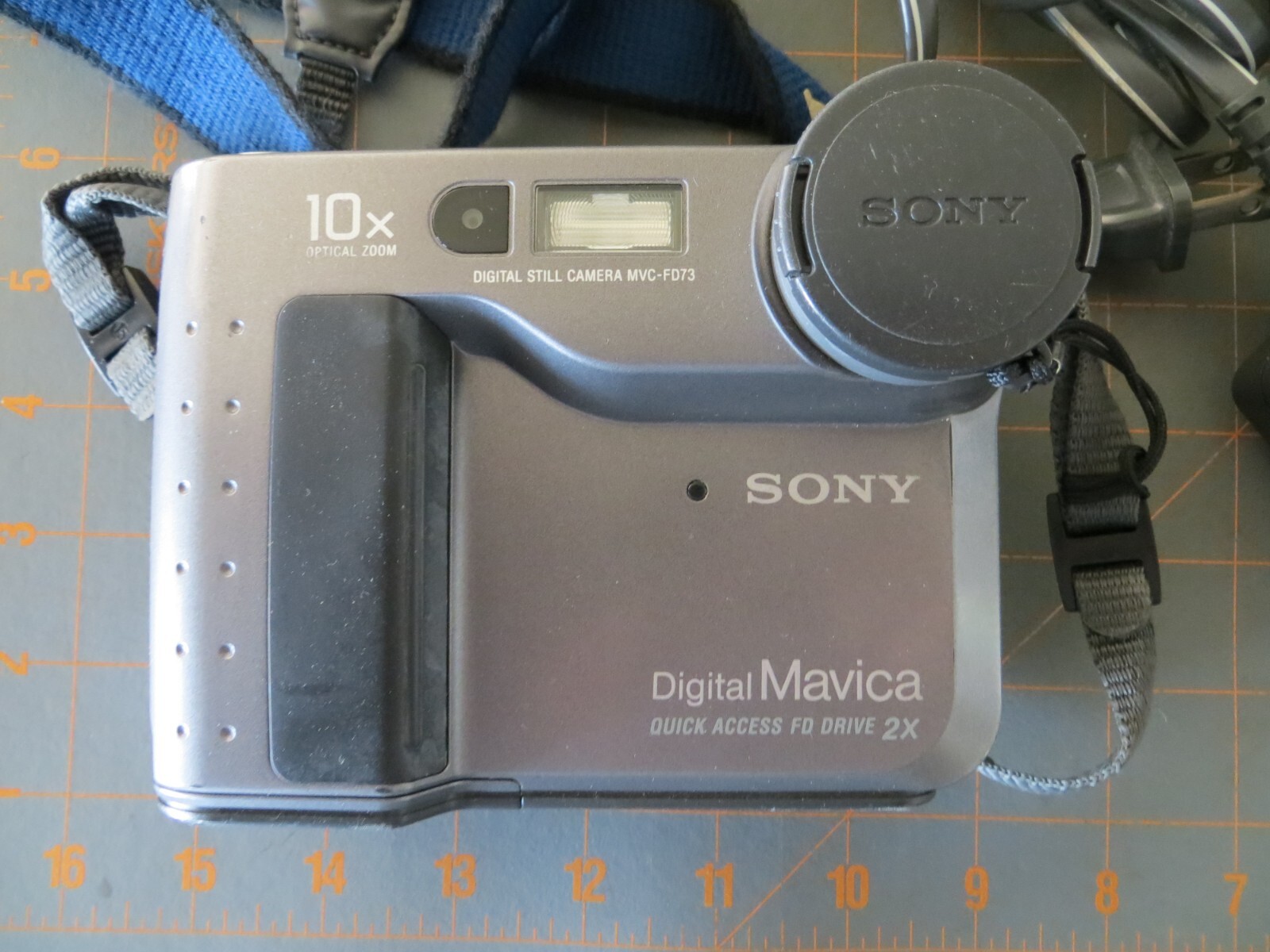 Sony Mavica Digital Camera with Case + Extras - Model MVC FD73