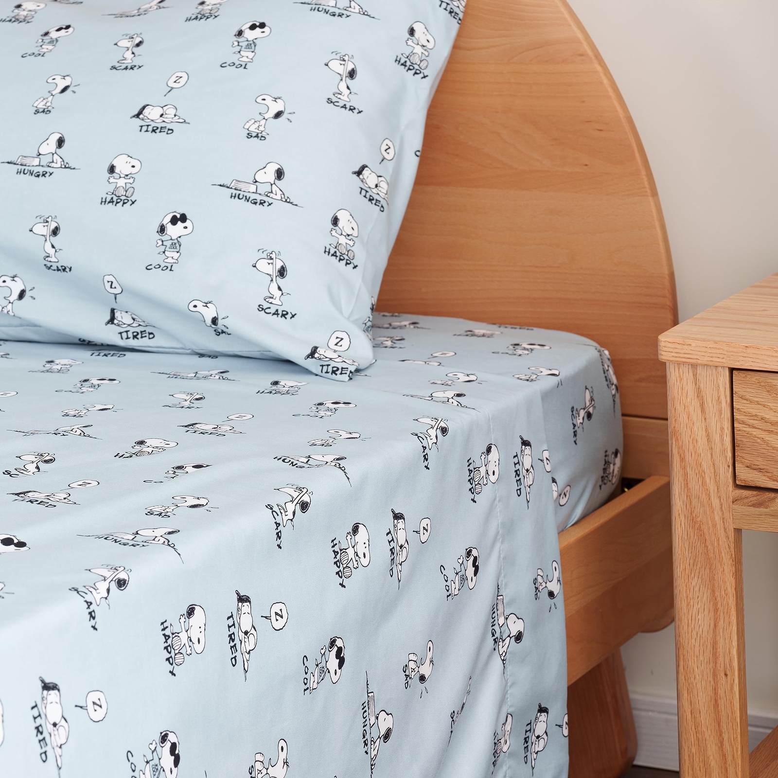 Peanuts® Kids Sheet Set Full Size - 4 Pieces Peanuts® Snoopy Different Emotio...