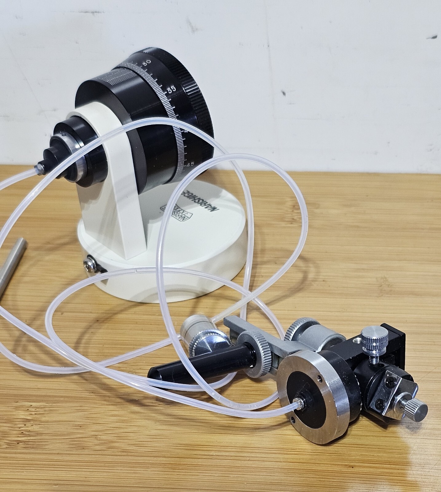Narishige MW-4 One-Axis Hydraulic Micromanipulator
