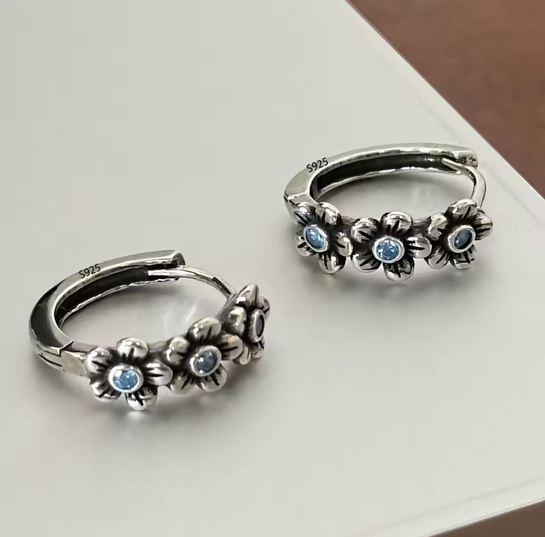 Lumina Pietra Retro Flower Huggie Earrings | 925 Sterling Silver, Vintage Style