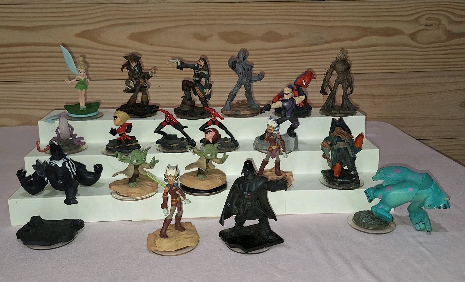 Lot of Disney Infinity 19 Figures Accessories PARTS or REPAIR ONLY