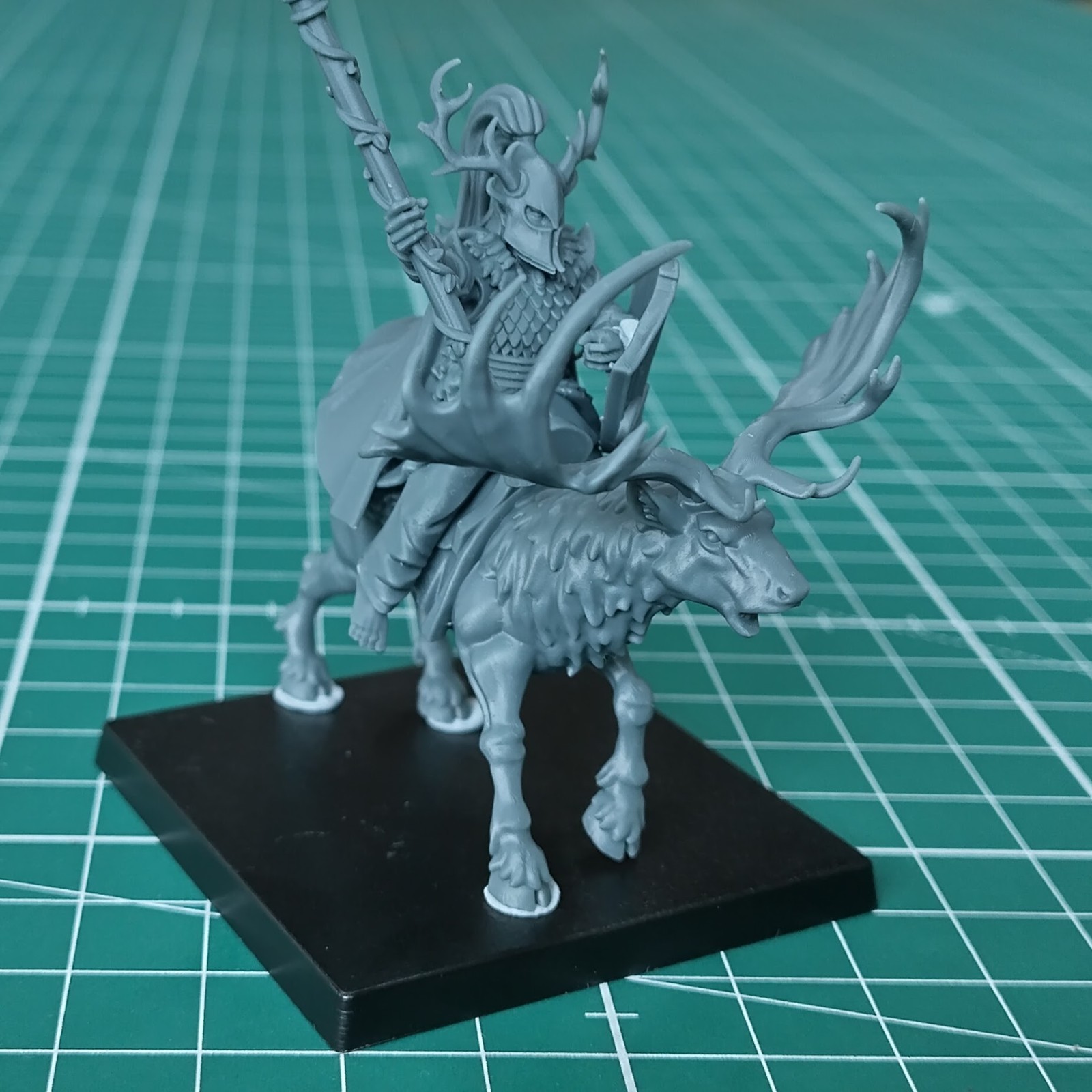Highlands Miniatures Feral Elves Mounted Feral Elf Lord on Feral Stag (base inc)