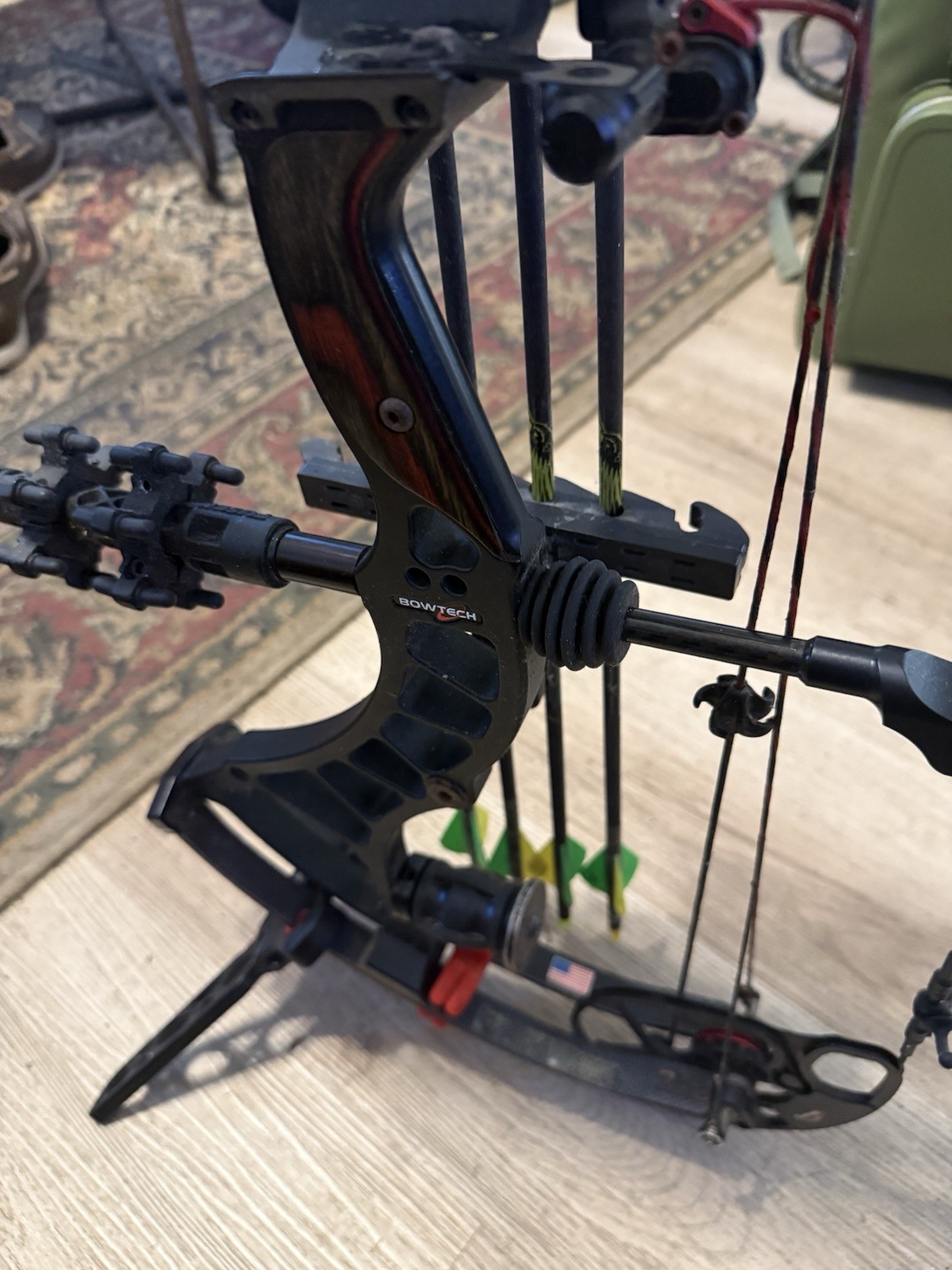 Bowtech Insanity cpx rt hand 60 pounds great bow