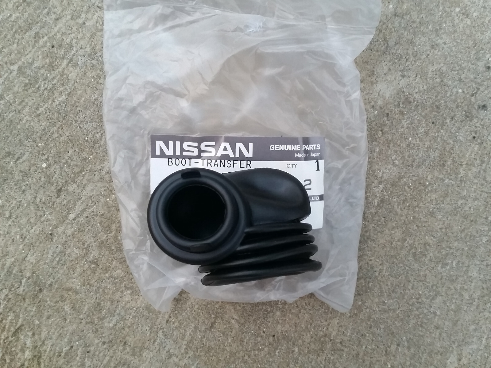 Nissan Y60 GQ Patrol transfer case lower shift boot NEW 32859-33G02