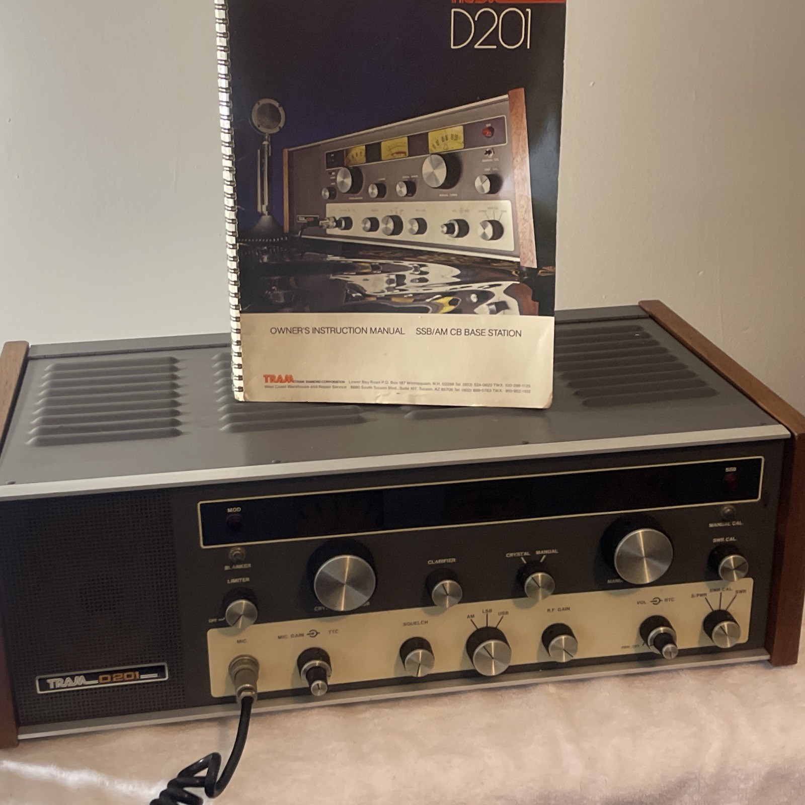 LQQK   Oldie But Goodie Tram D201 Cb Radio