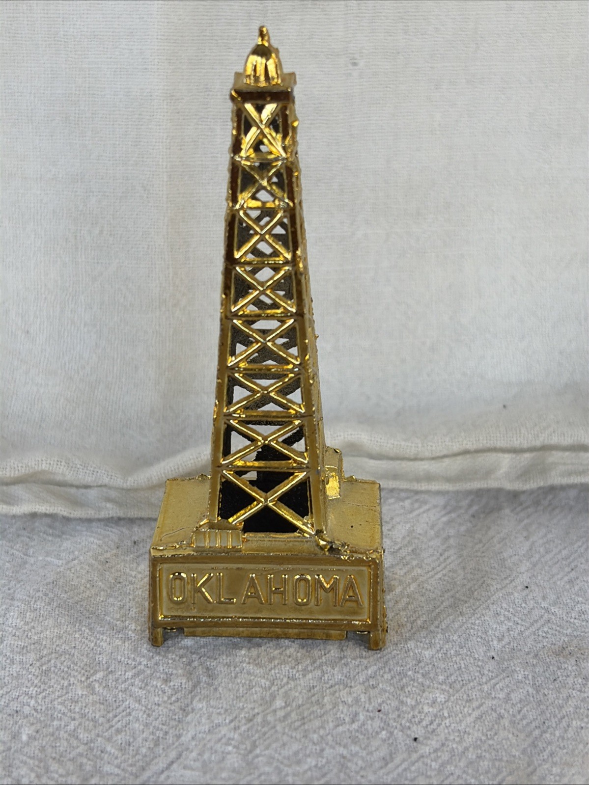 Vintage Metal Pencil Sharpener Oil Derek Oklahoma USA Collectable Good Condition