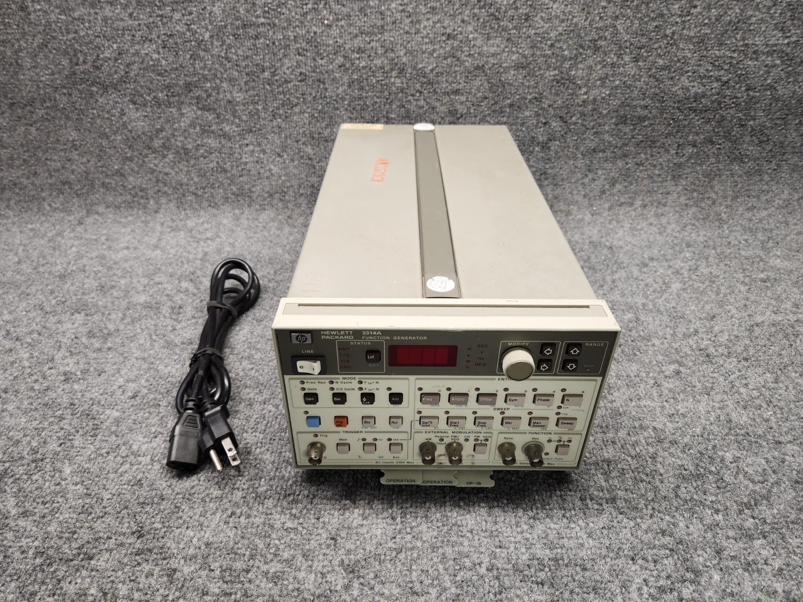 HP 3314A Function/Waveform Generator Vintage Benchtop Unit *Tested Working*