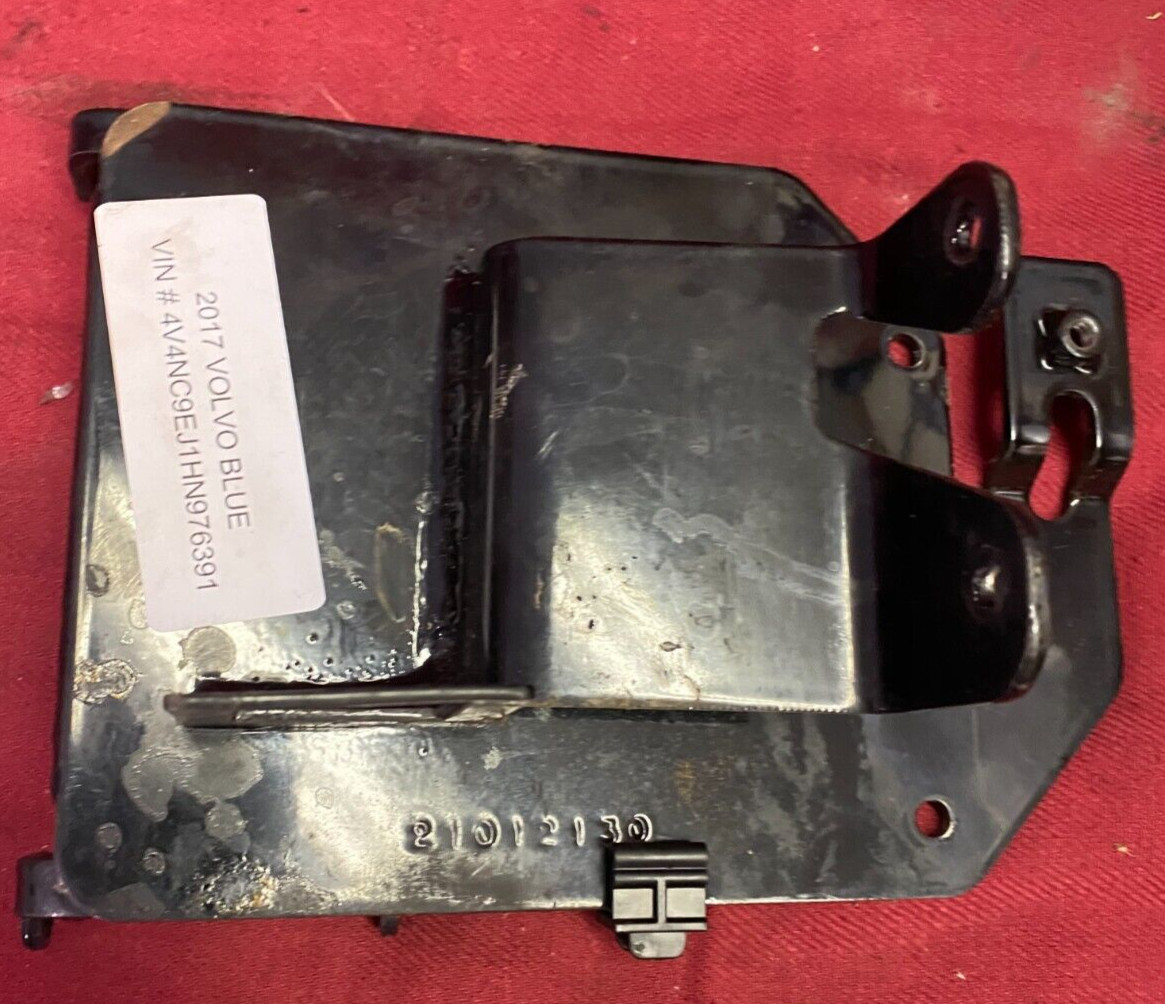 VOLVO AUTO SHIFTER BRACKET, MOUNT  21012130, SHIFTER  PLATE