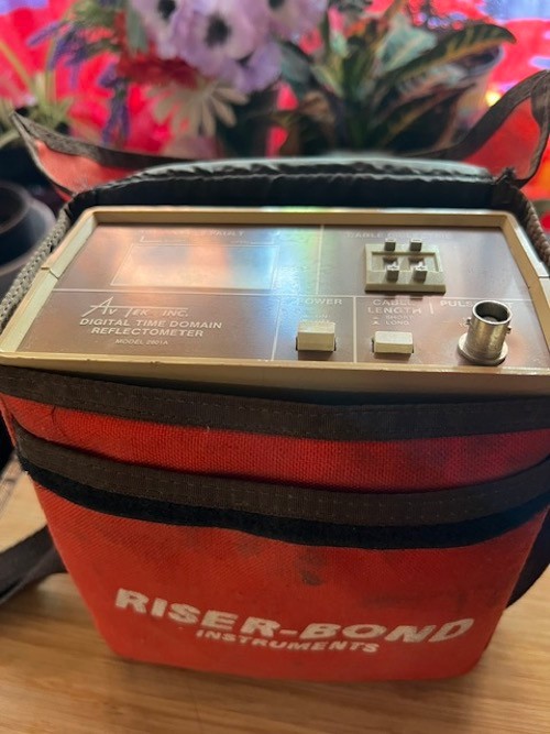 Vintage: Avtek / Riser-Bond 2901A Digital Time Domain Reflectometer. Untested.