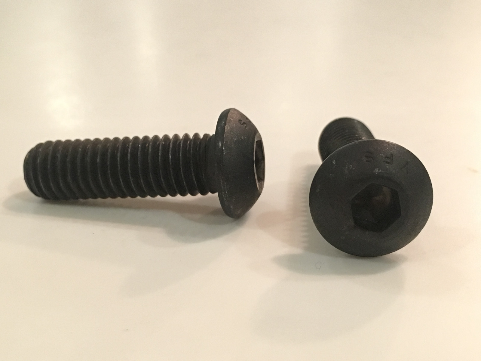 Herman Miller Aeron Chair Seat Bolts Hip Pivot BOLTS ONLY UAE00M-BK Part #20