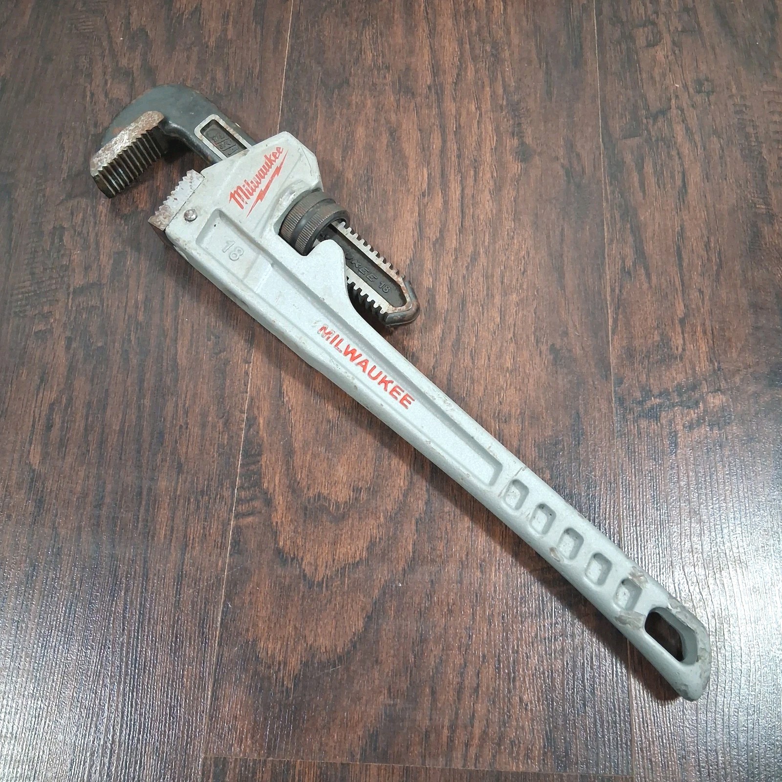 Milwaukee 48-22-7218 18" Aluminum Pipe Wrench - Silver