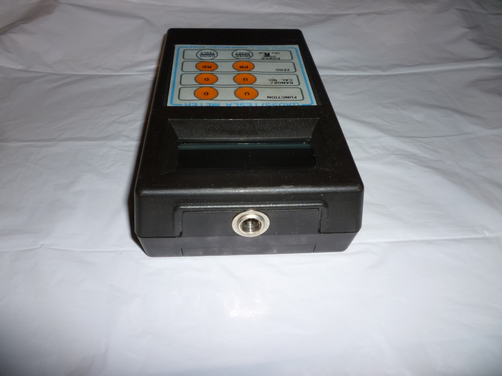 F.W. BELL MODEL 4048 GAUSS/TELSA METER