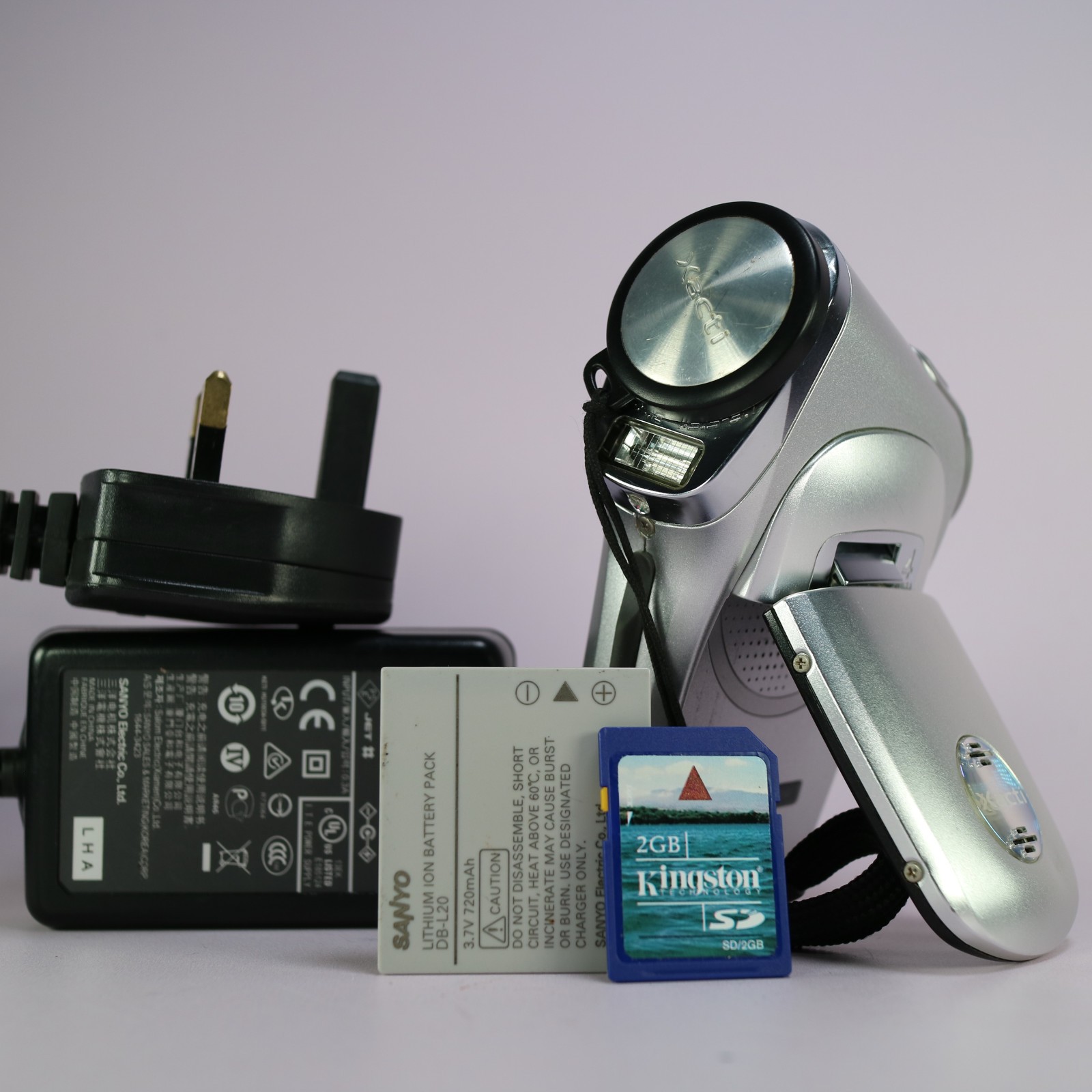 Sanyo Xacti VPC-C40 4.0MP Digital Camcorder Silver Tested Full Working Set