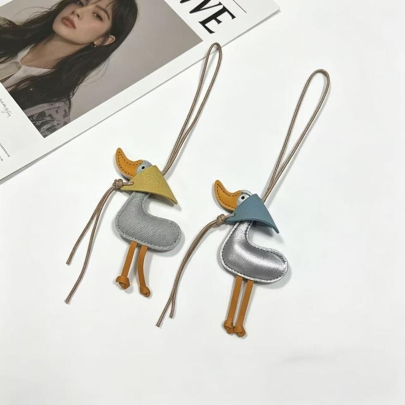 New Creative Scarf Duck Duck Duckling Car Keychain Leather Bag Pendant