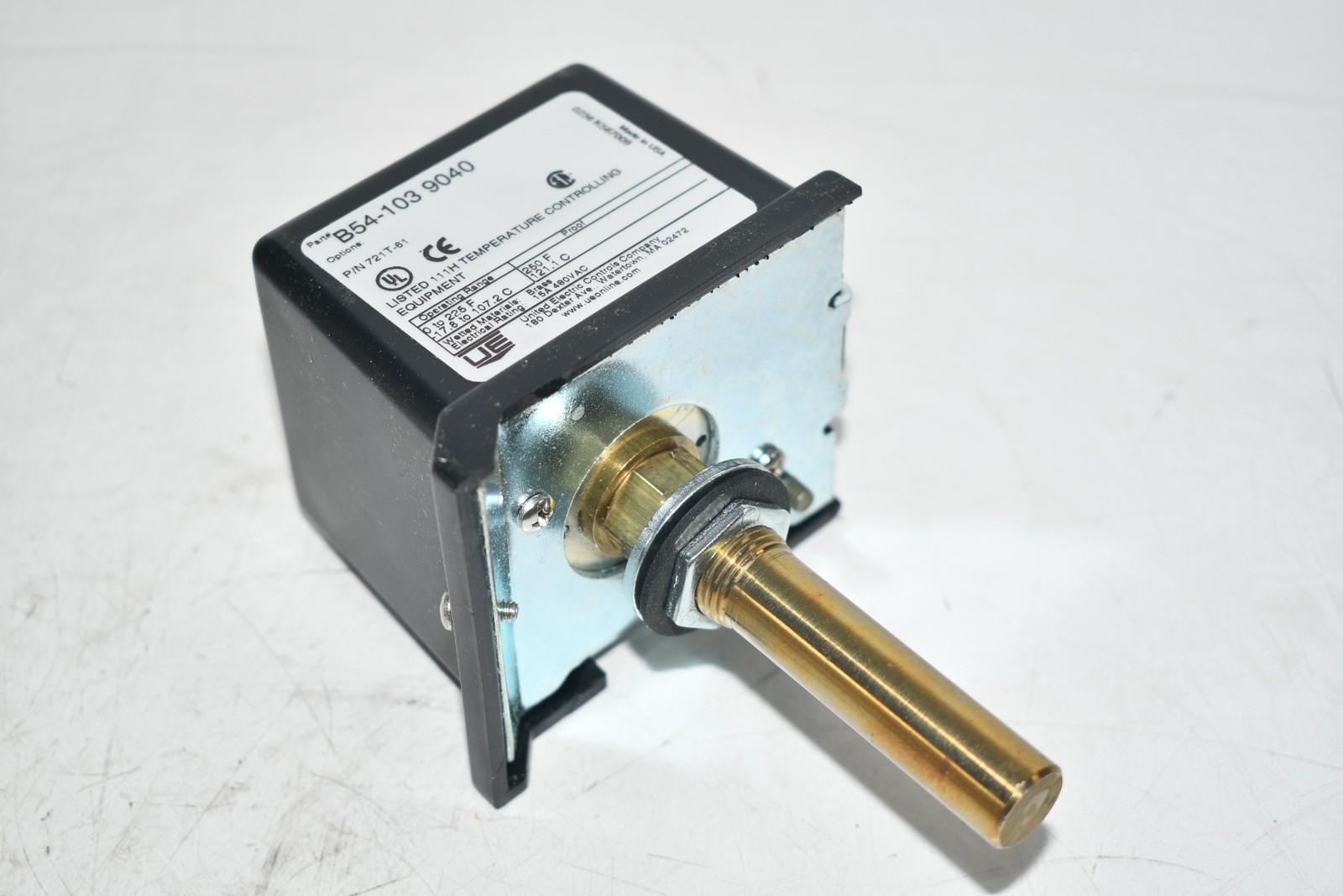 NEW United Electric B54-103 9040 Temperature Controller Operating Range 0-225F