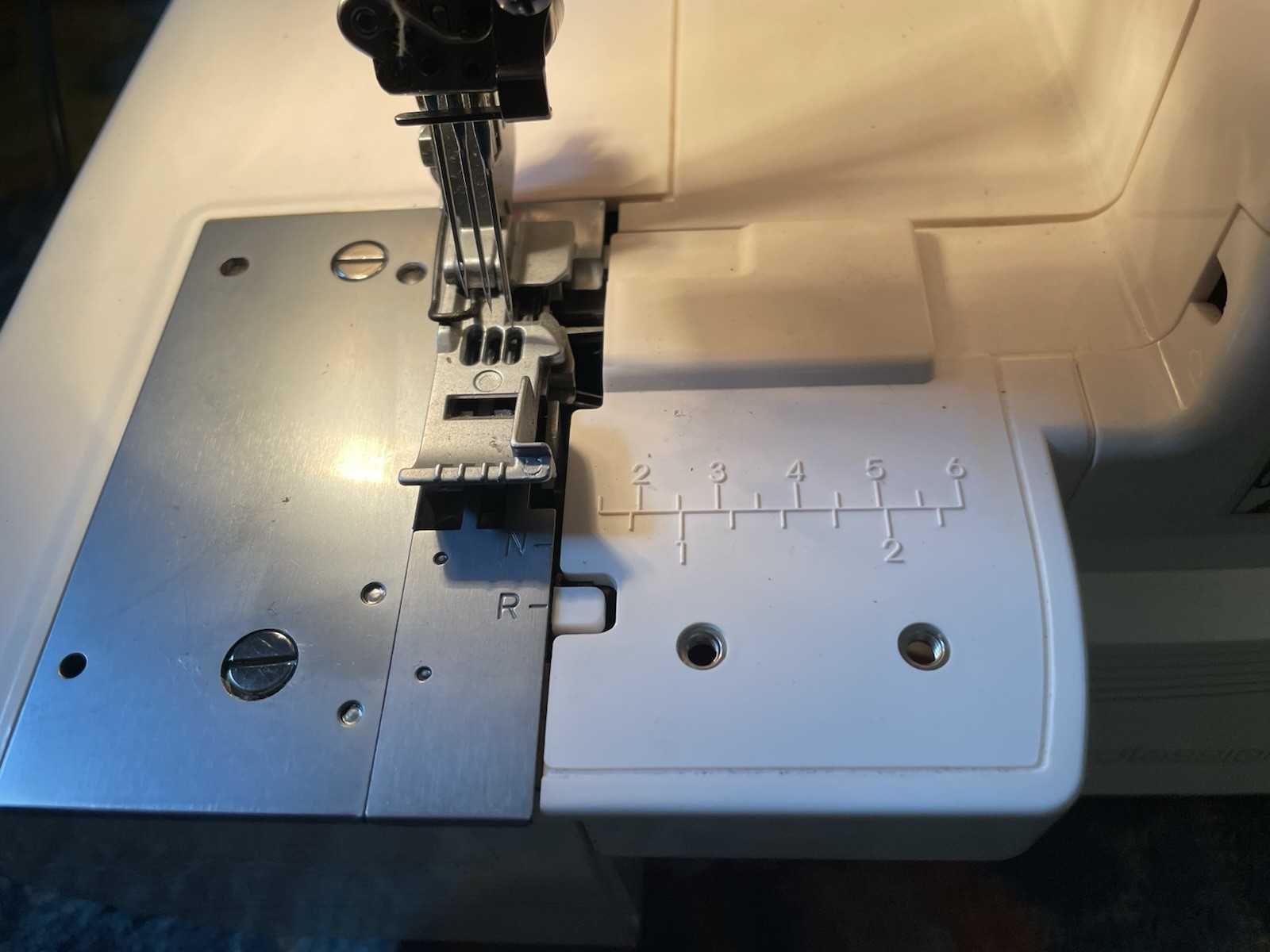 Singer Sewing Machine 14T968DC Professional 5 Serger Beautiful Machine!